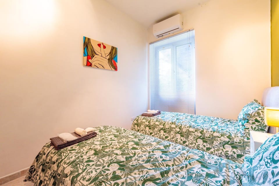 Bed, Photo of the whole room, Bedroom, towels, air conditioner