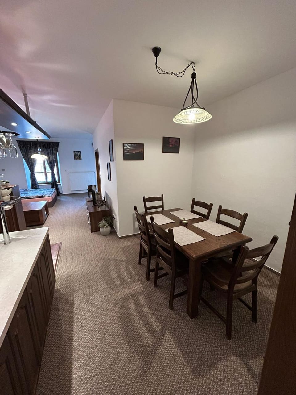 Seating area, Dining area