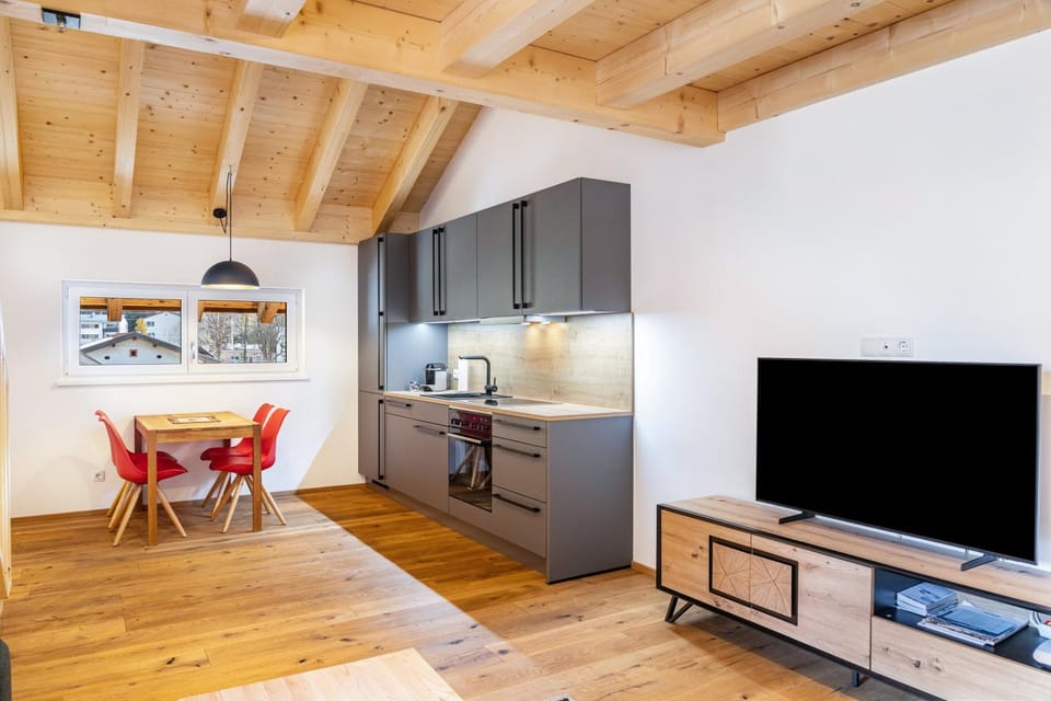 Property building, Kitchen or kitchenette, Living room