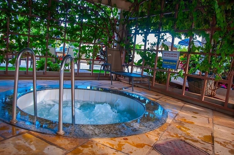 Day, Natural landscape, Garden, Hot Tub, Garden view, Pool view, Swimming pool