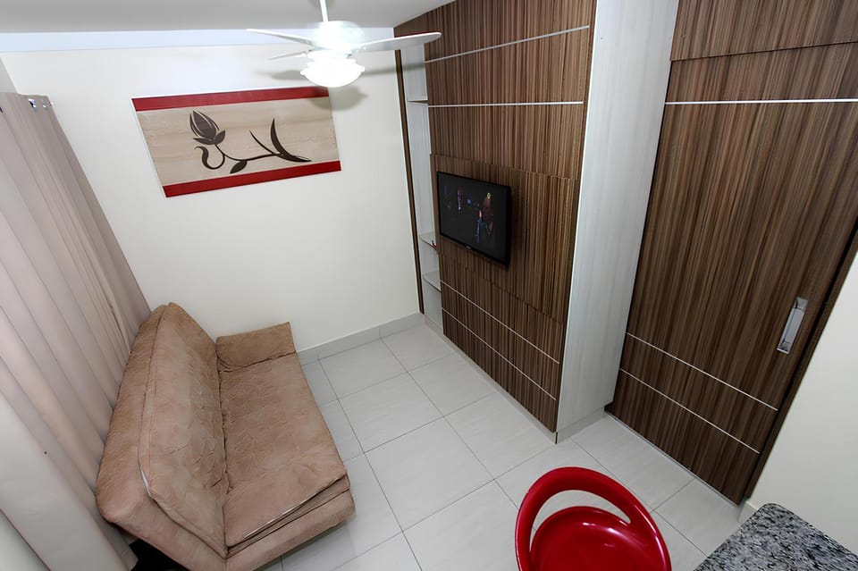 Communal lounge/ TV room, Bed, TV and multimedia, Living room, Photo of the whole room, Seating area, Evening entertainment, Bedroom, wardrobe