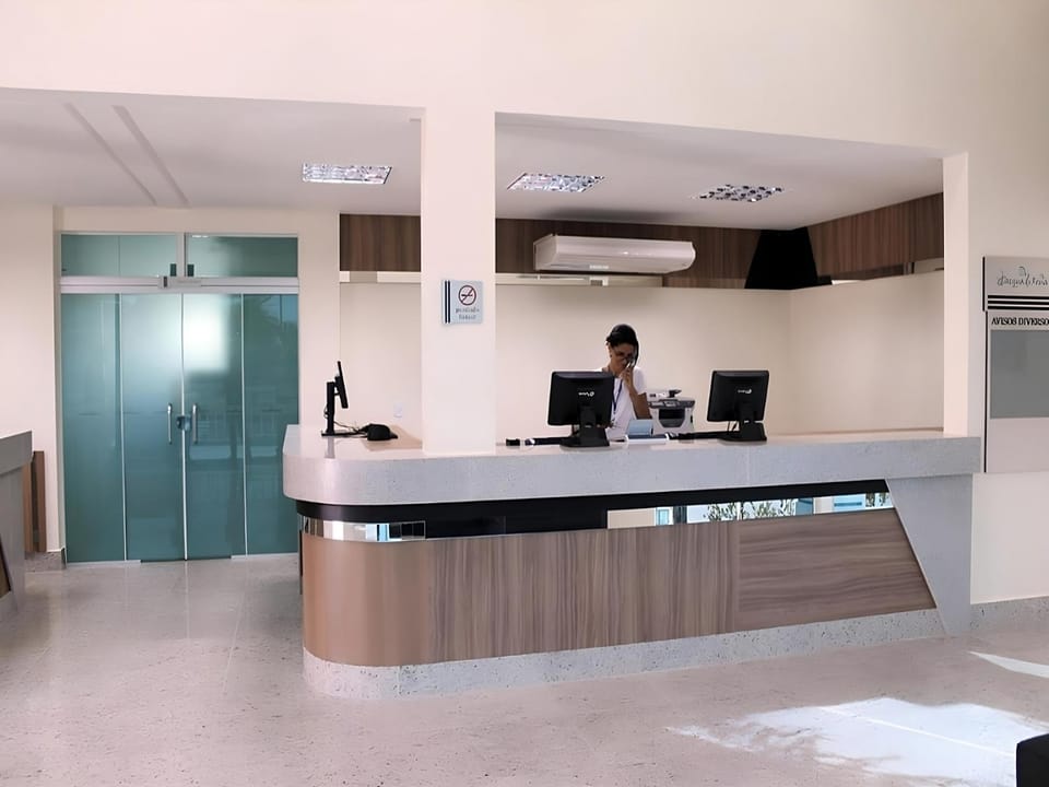 Kitchen or kitchenette, minibar, air conditioner