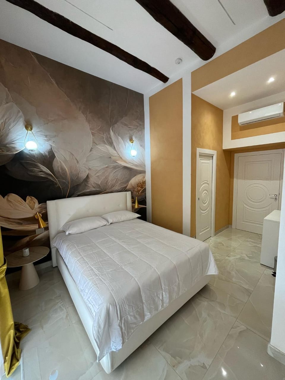 Bed, Coffee/tea facilities, Photo of the whole room, Bedroom