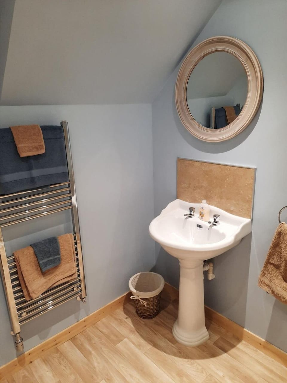 Bathroom, towels