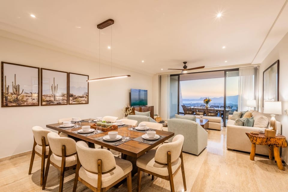Majestic 3 BR Penthouse Private Rooftop and Jacuzzi House in Baja California Sur