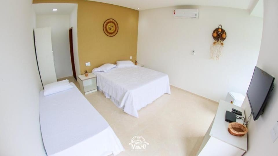 Bed, TV and multimedia, Photo of the whole room, towels, air conditioner