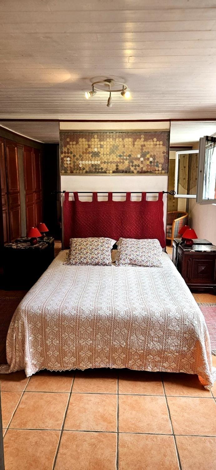 Bed, Bedroom