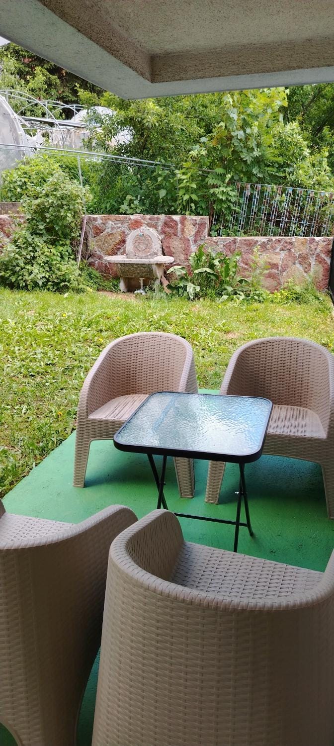 Private 4 Person House Private Garden Free Parking,3 Min Drive to Baščaršija, Old Town Sarajevo Apartment in Sarajevo