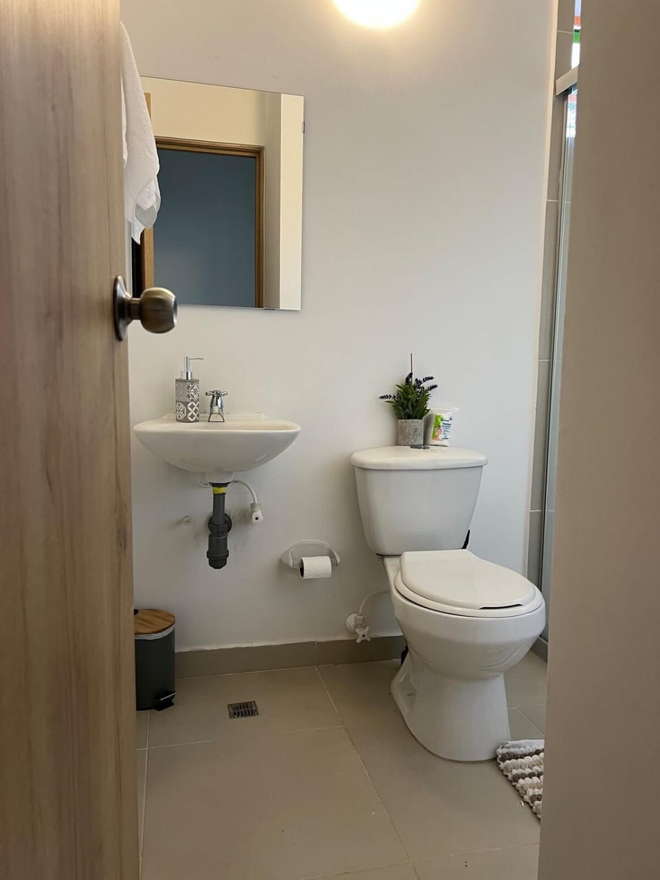 Un apartamento cálido y céntrico rodeado de jardines Apartment in Guatapé