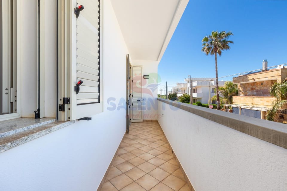 Property building, Day, View (from property/room), Balcony/Terrace