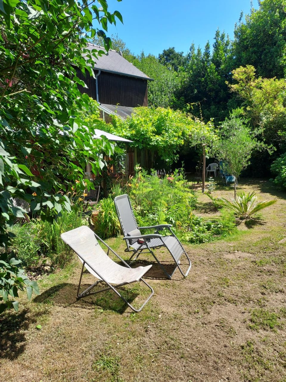"Chambres d'Hôtes" Bord de Rance Au Rez-de-Jardin de la "Villa Cyrano" Bed and Breakfast in St-Malo