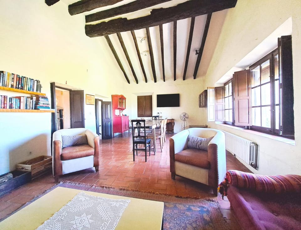 Seating area, Dining area