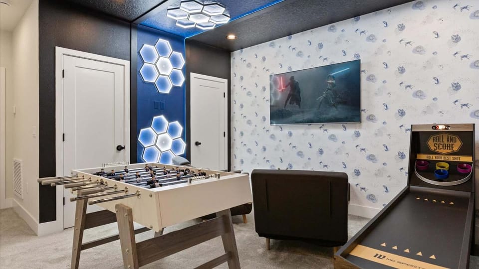 Upstay-Luxury 3BR Home w Private Pool & Games Room House in Four Corners