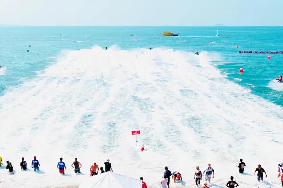 Sea View Room At Central Pattaya Apartment in Pattaya City