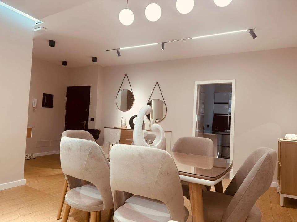 Living room, Seating area, Dining area