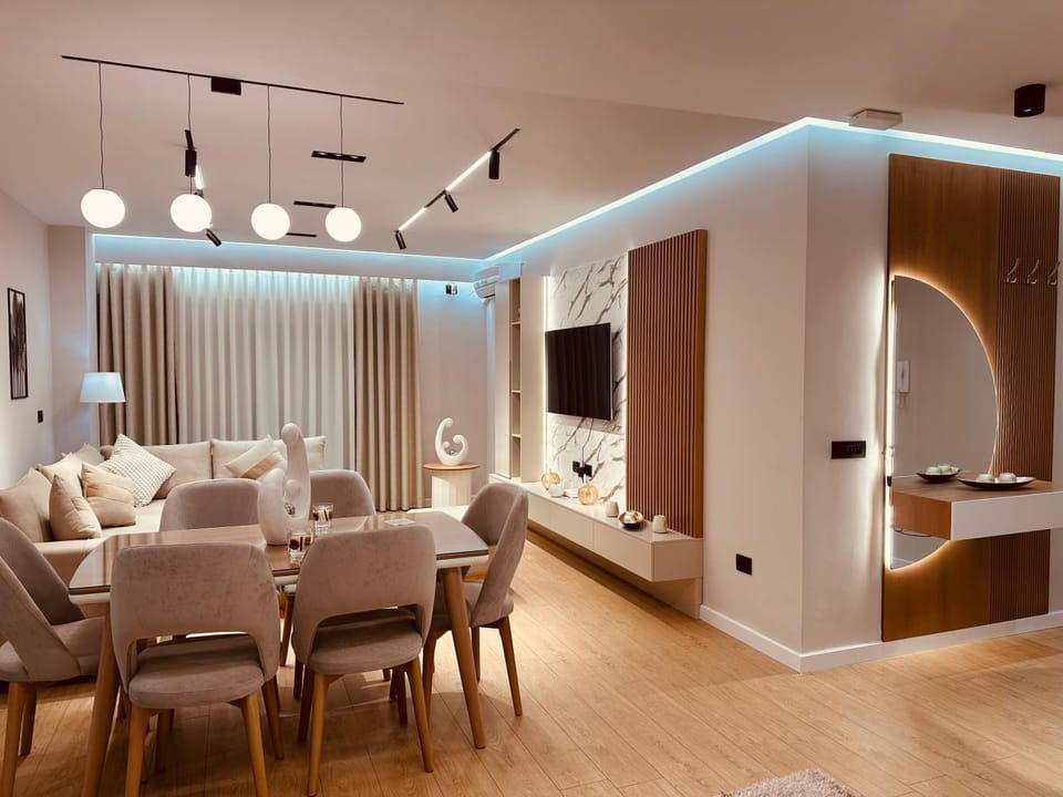 Communal lounge/ TV room, TV and multimedia, Living room, Seating area, Evening entertainment