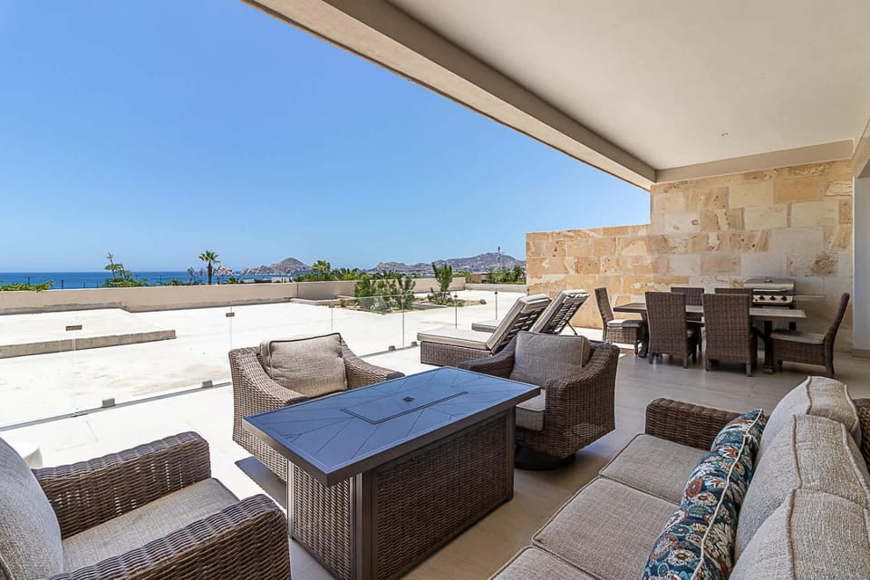 Vista Vela Luxury Ground Floor Terrace & BBQ Apartment in Baja California Sur