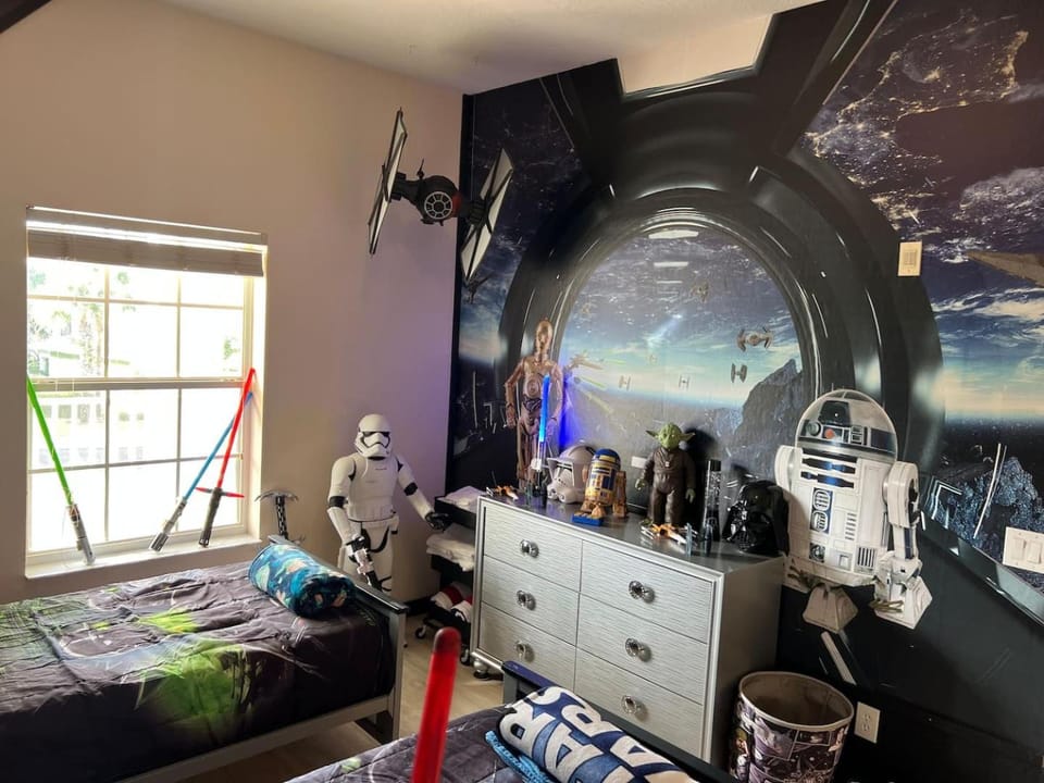 Star Wars 3 Bedroom Near Disney Gated Resort Apartment in Four Corners