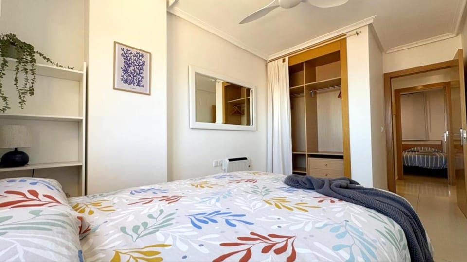 Bed, Photo of the whole room, Bedroom, heating, wardrobe, air conditioner