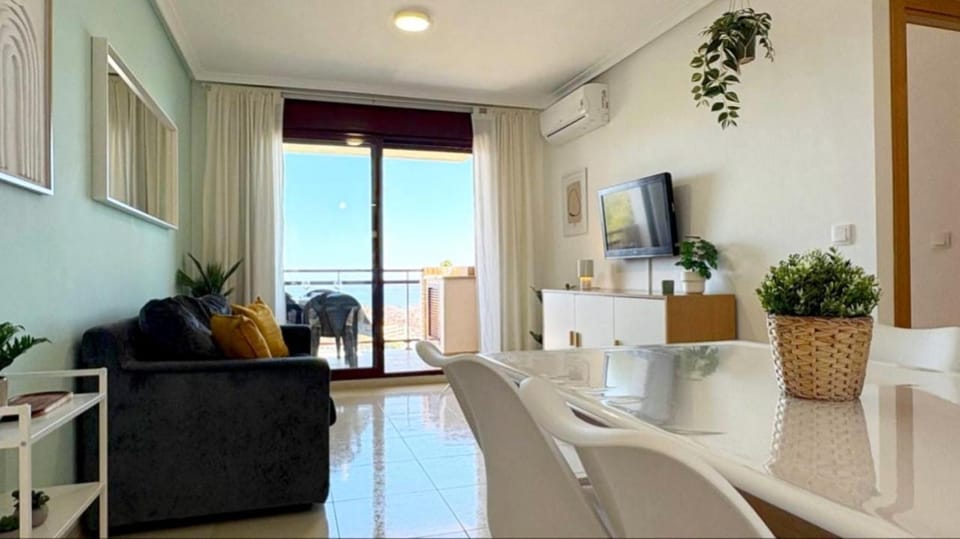 Nearby landmark, Off site, TV and multimedia, Balcony/Terrace, Living room, Seating area, Dining area, Sea view, internet, air conditioner