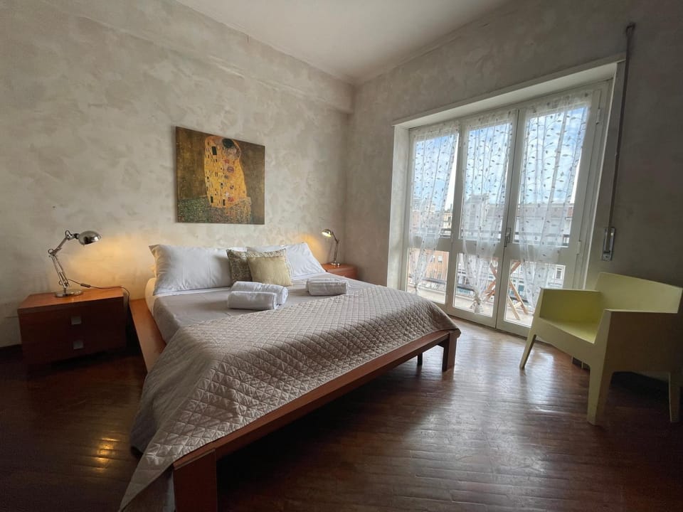 St Peter view House Vatican Apartment in Rome