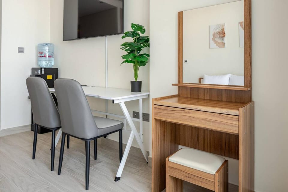 Cozy studio Pet Friendly Pool, Gym, Water Near Downtown Apartment in Dubai