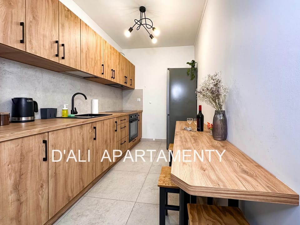 Kitchen or kitchenette, oven
