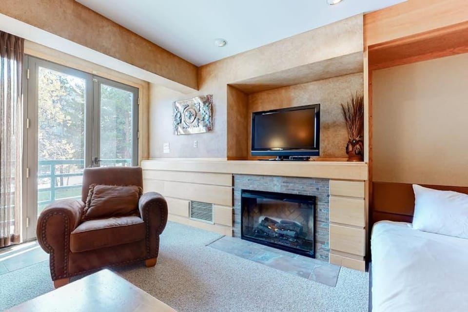 Shoshone 1904 Apartment in Big Sky