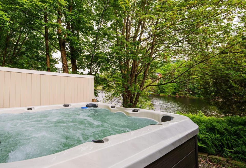 Day, Hot Tub