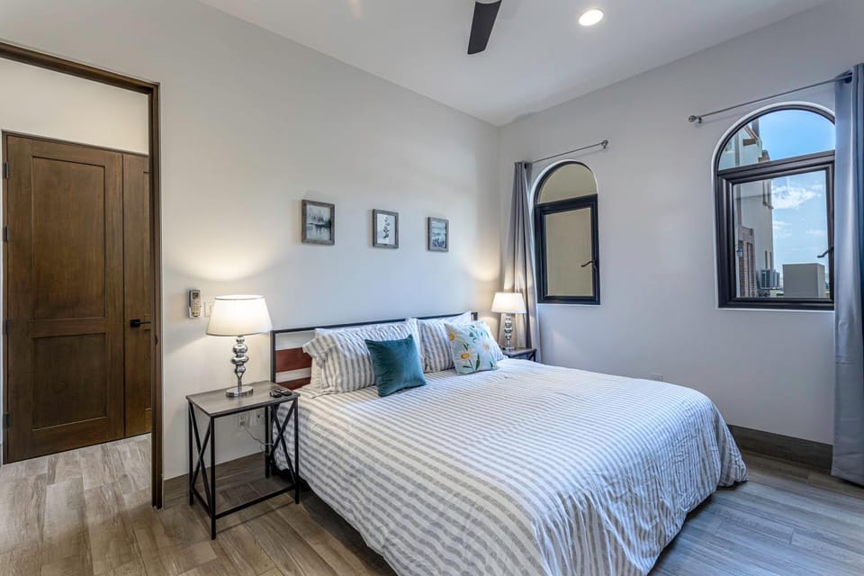 Deluxe Ground Floor 3 BR Sleeps 8 with Resort Amenities House in Cabo San Lucas
