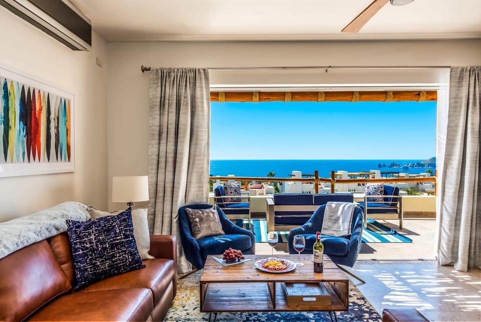 Tezal Penthouse Private Rooftop & Jacuzzi House in Baja California Sur