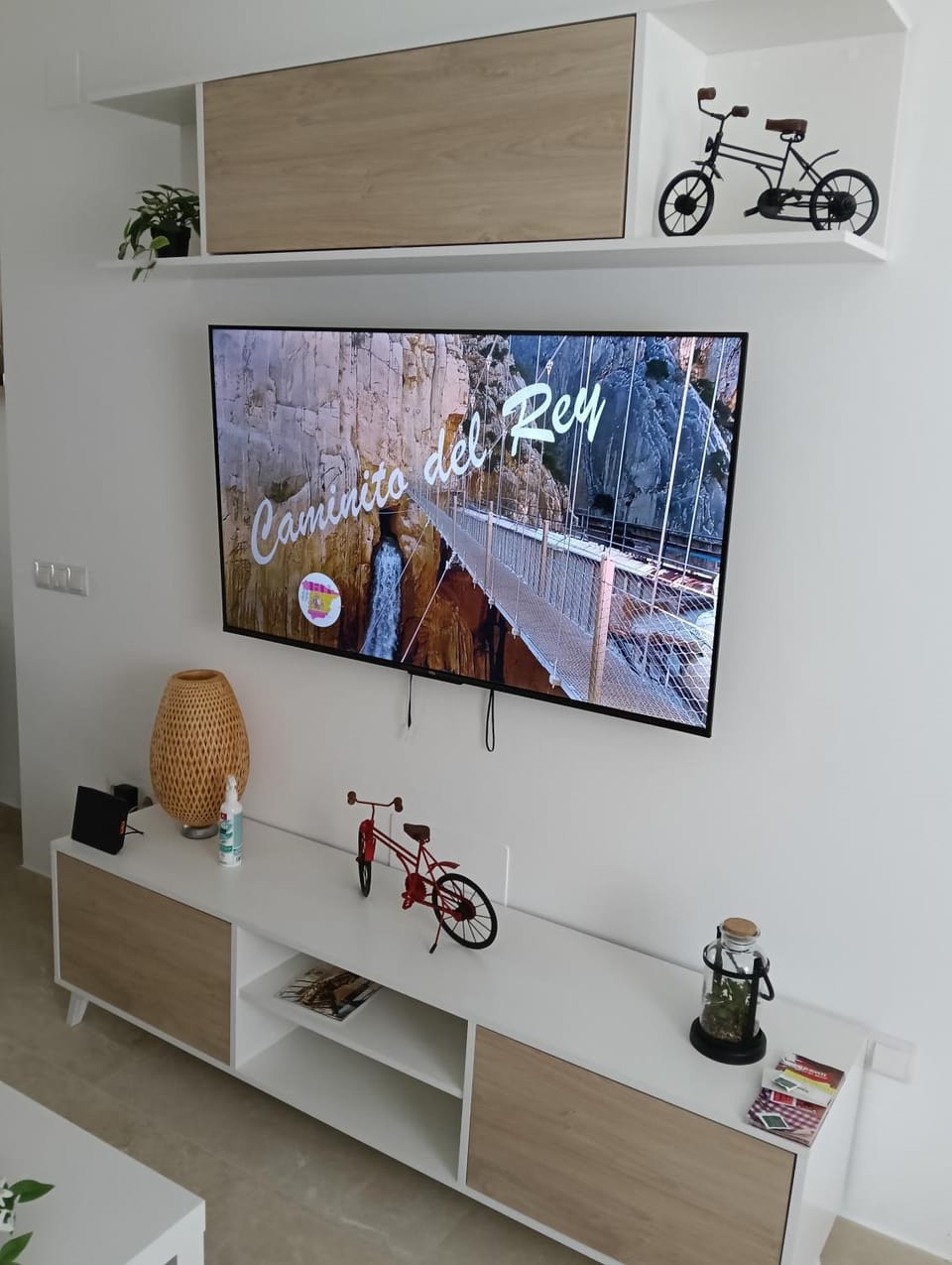 Communal lounge/ TV room