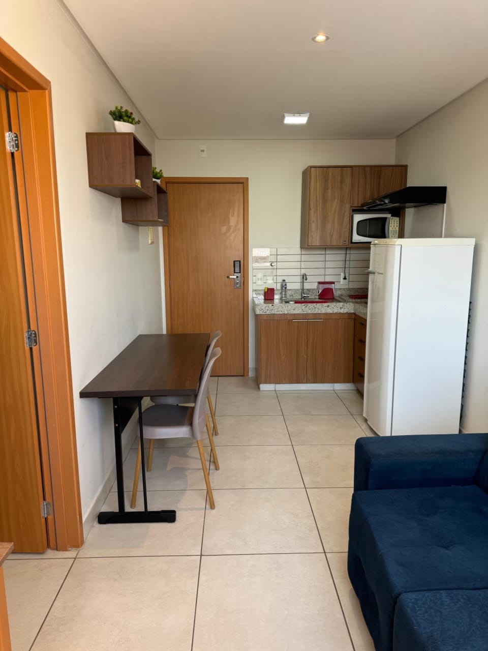 Kitchen or kitchenette, Dining area, oven, stove