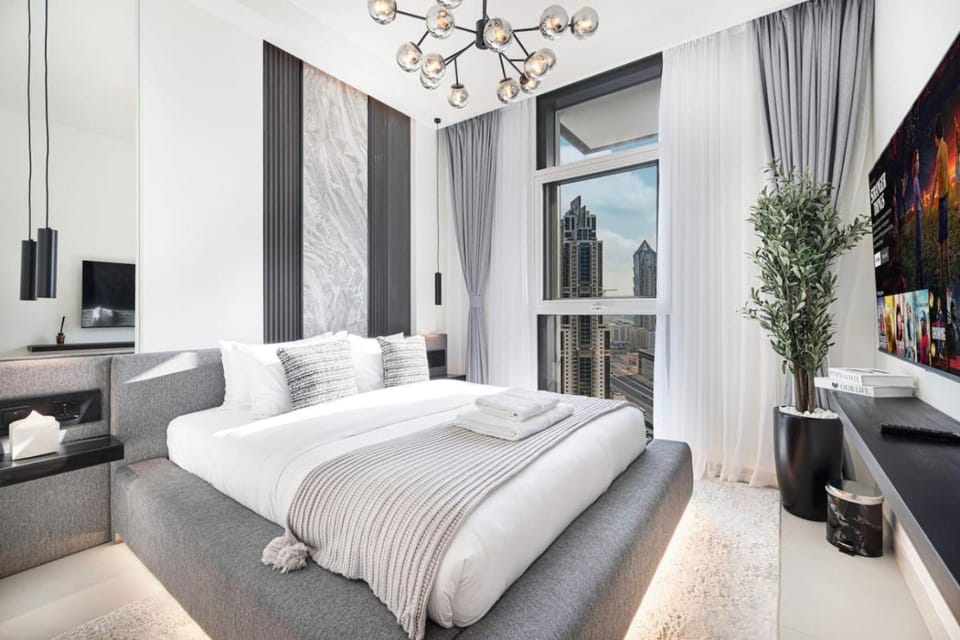 Mahogany 12 - 2BR 10 Guests - Walk to Burj Khalifa Apartment in Dubai