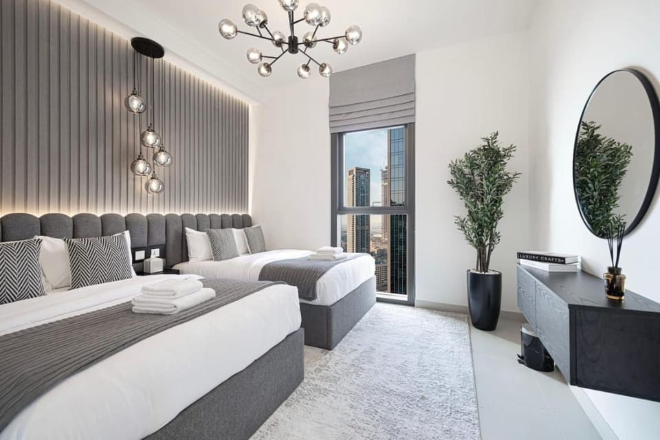 Mahogany 12 - 2BR 10 Guests - Walk to Burj Khalifa Apartment in Dubai