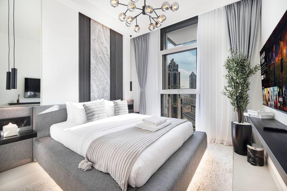 Mahogany 12 - 2BR 10 Guests - Walk to Burj Khalifa Apartment in Dubai