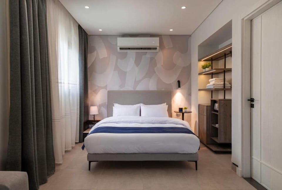 Bed, Bedroom, wardrobe, air conditioner