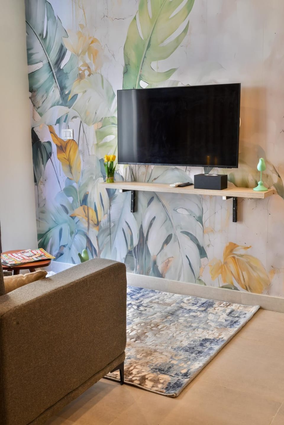 TV and multimedia, Seating area