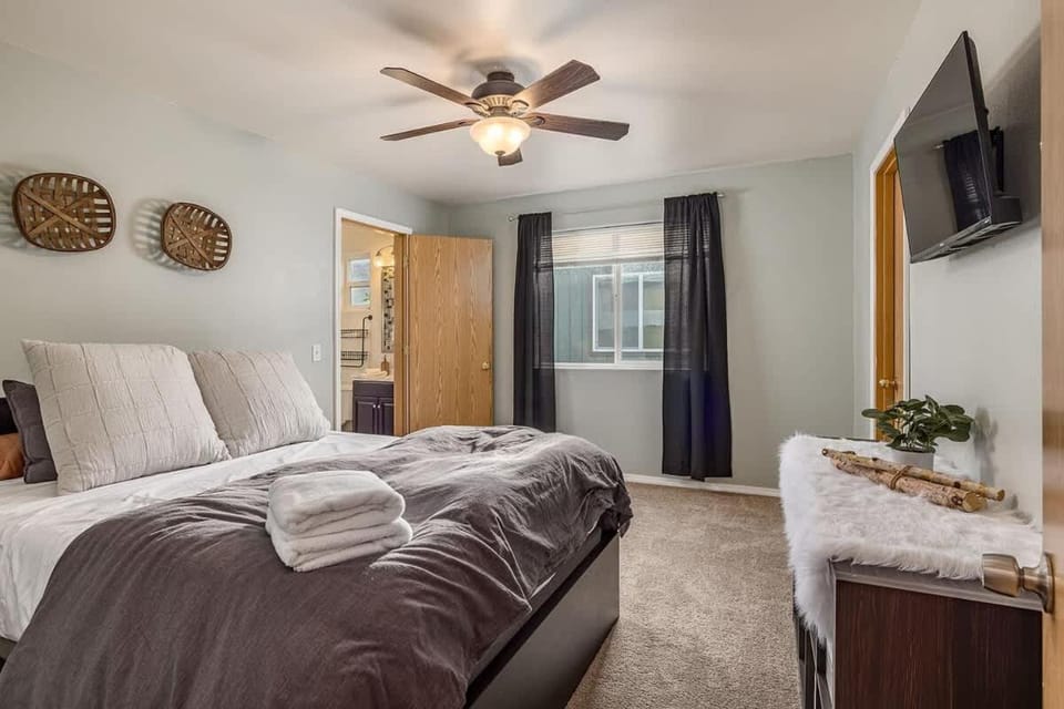 Cozy Townhouse Close To Airport House in Spenard