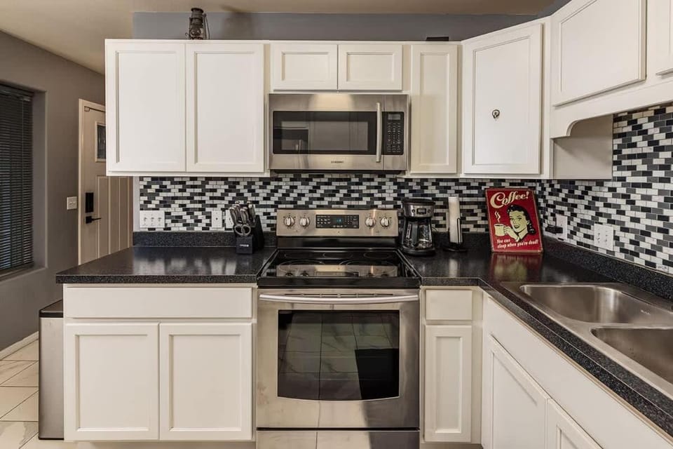 Cozy Townhouse Close To Airport House in Spenard