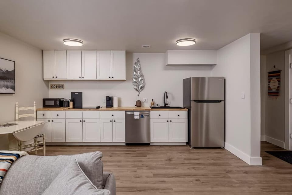Downtown city studio - King bed Apartment in Anchorage