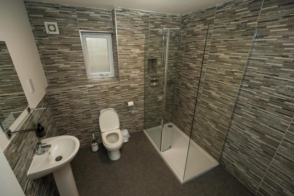 Shower, Toilet, Bathroom
