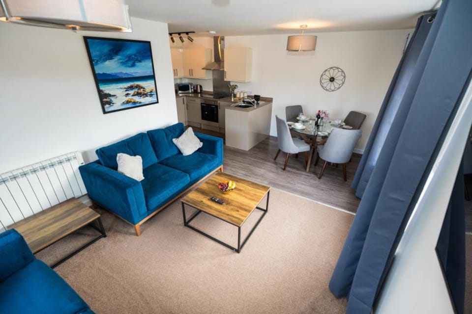 Kitchen or kitchenette, Living room, Seating area, Dining area, stove