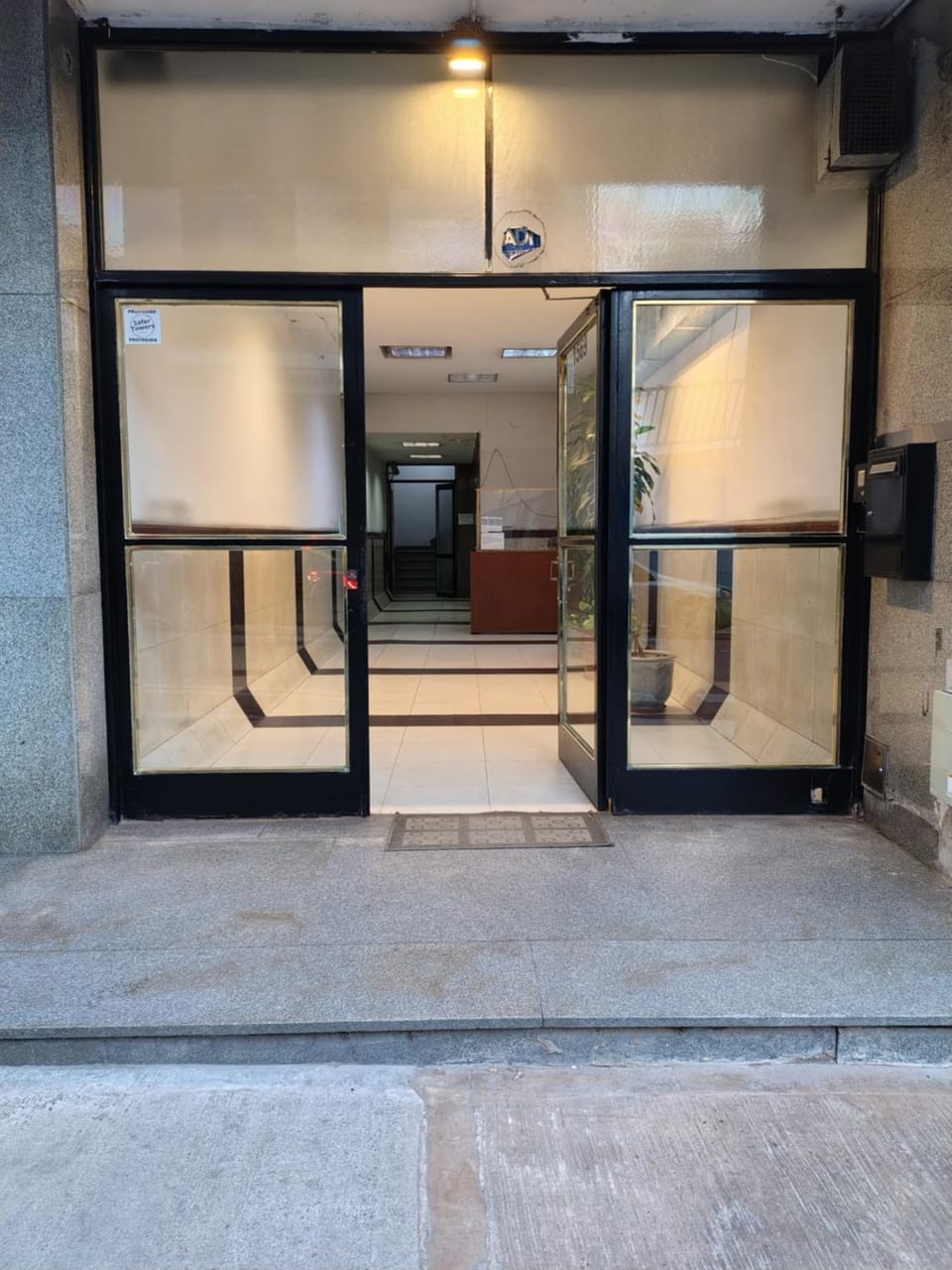 Facade/entrance