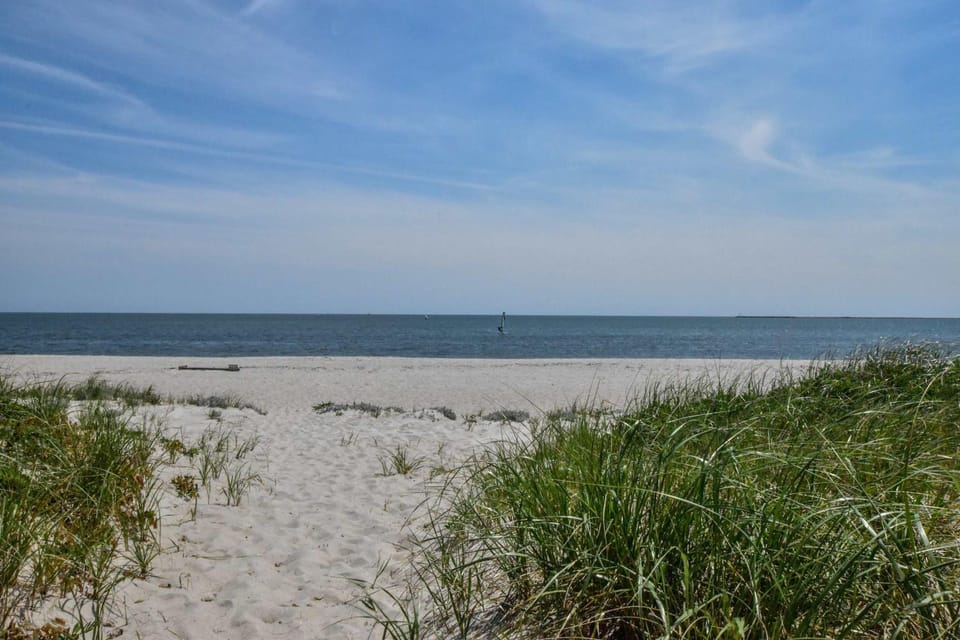 Incredible Family Escape Game Room Waterfront House in Hyannis
