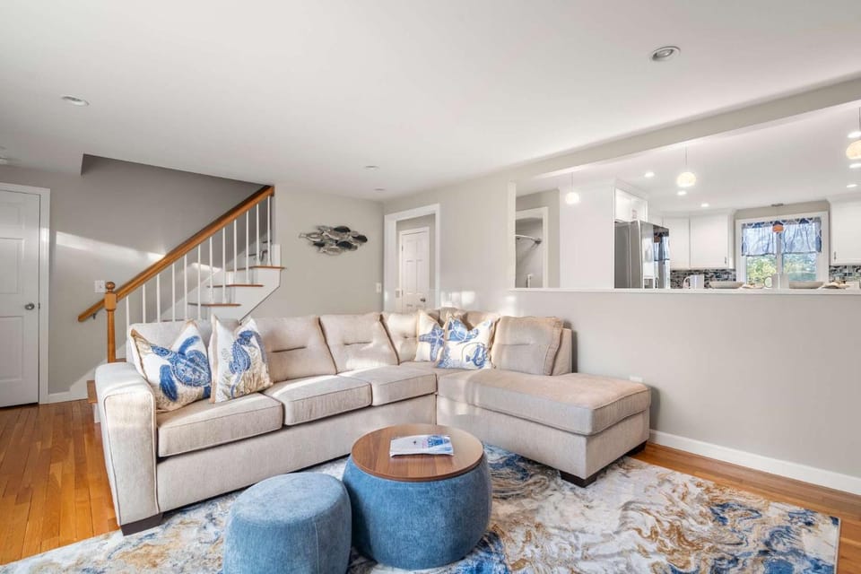 Incredible Family Escape Game Room Waterfront House in Hyannis