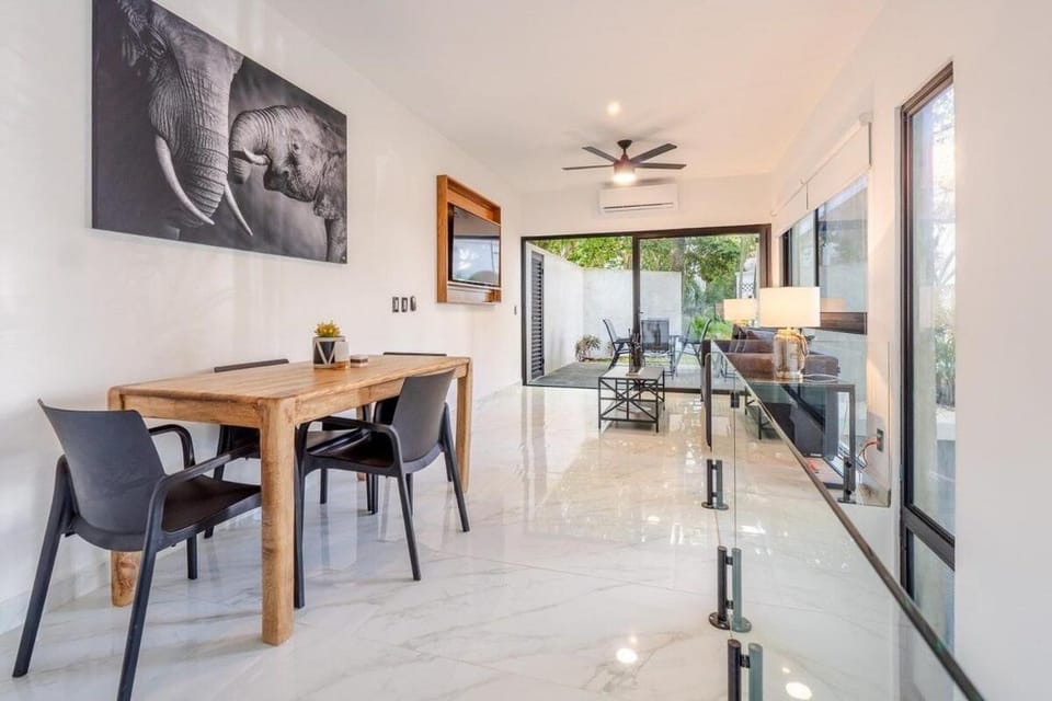 Magnificent Villa one block from Playacar beach Apartment in Playa del Carmen