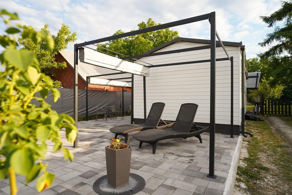 Patio, sunbed
