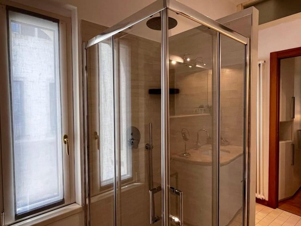 Residenza Tazzoli - BIG HOUSE 120 m2, with 2 bedrooms and 2 bathrooms Apartment in Verona