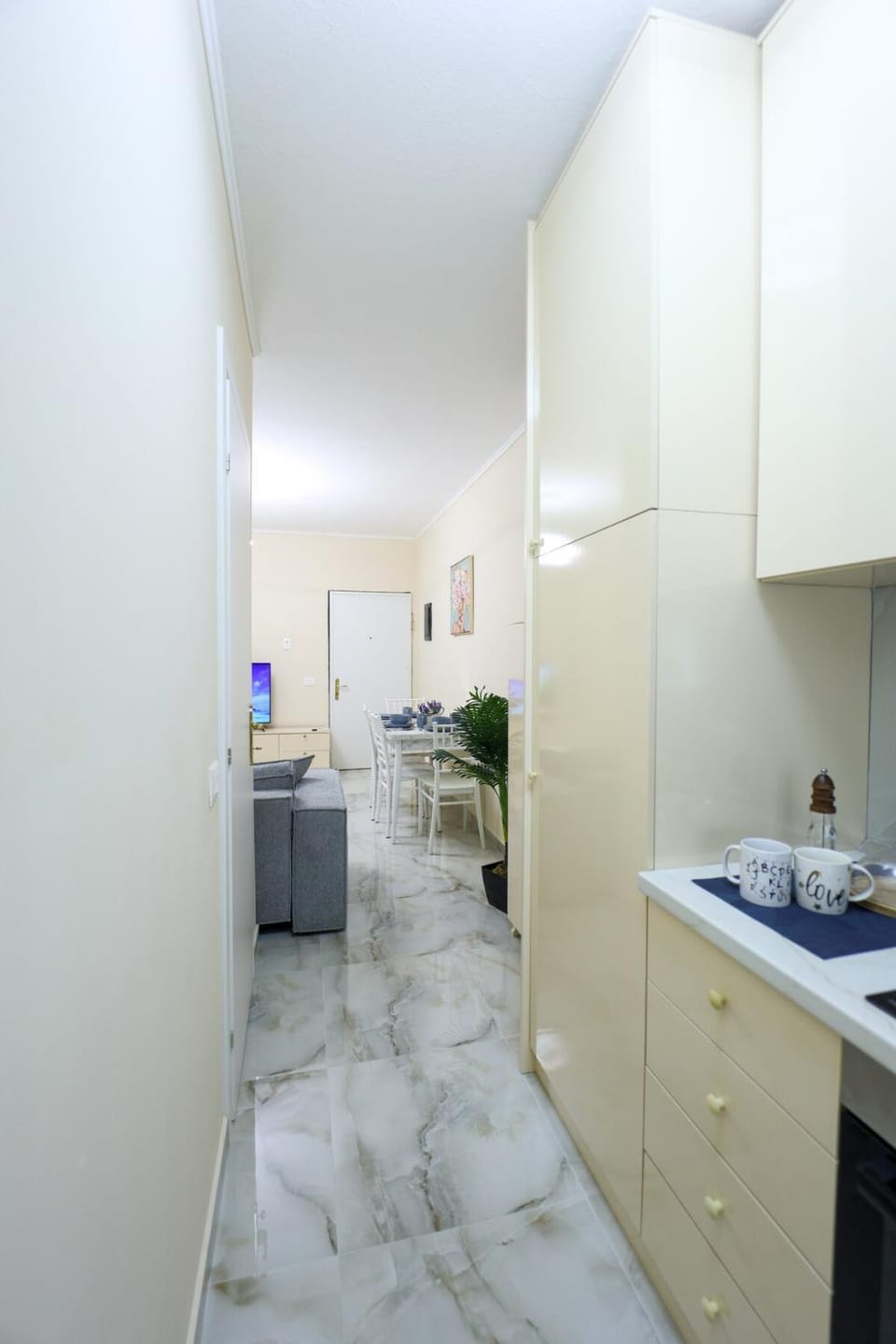 Kitchen or kitchenette, Kitchen or kitchenette, Seating area, furniture